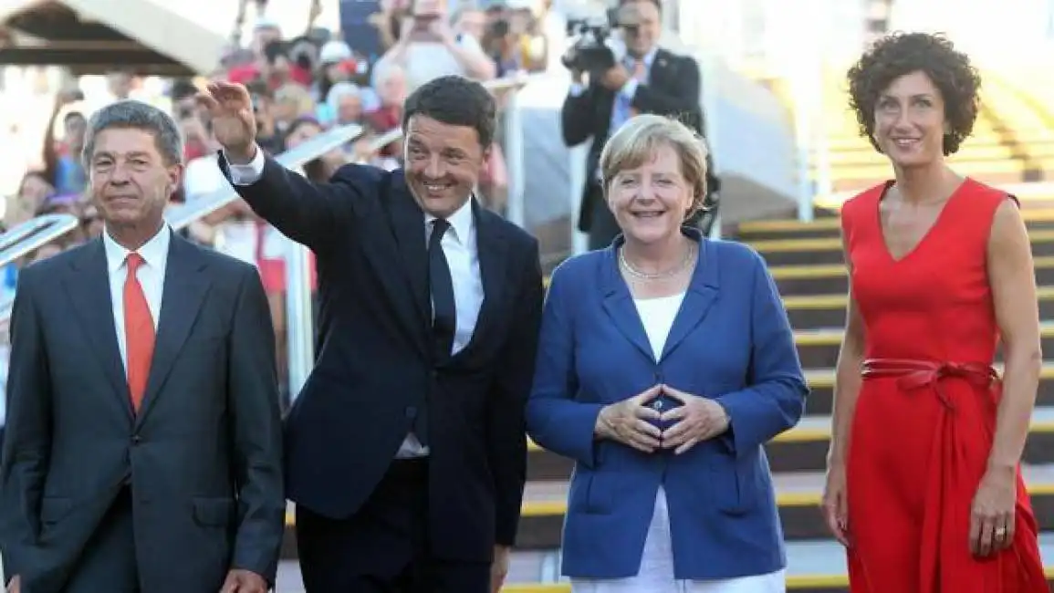 merkel renzi all'expo con coniugi