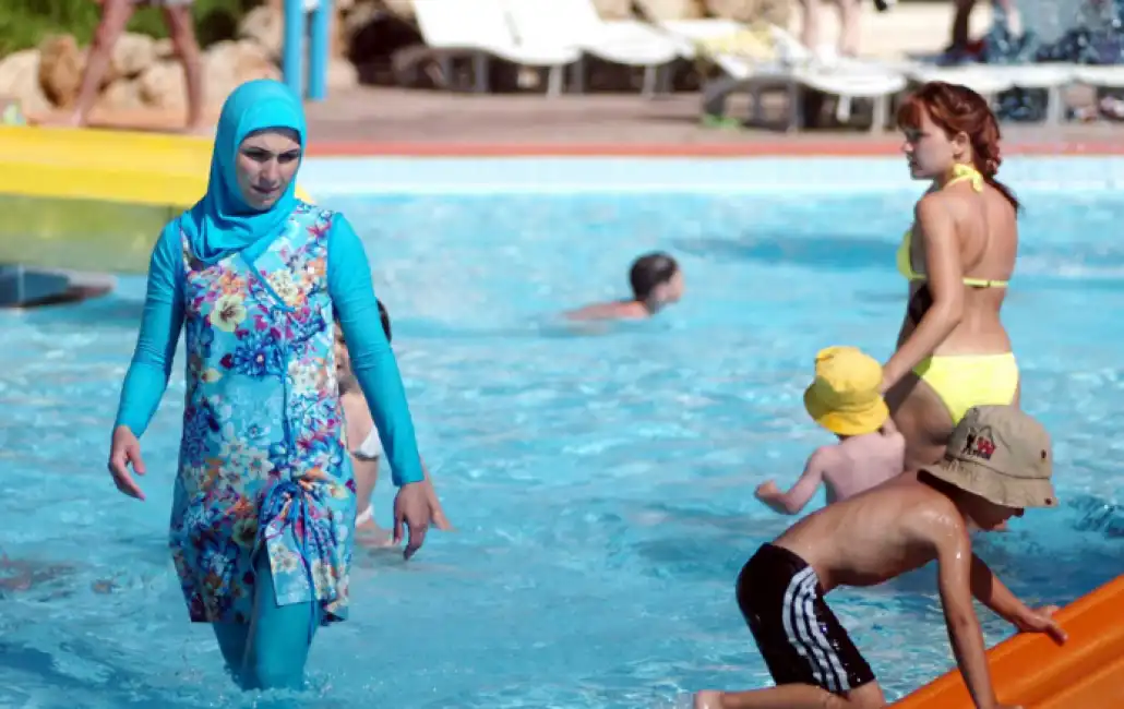 burkini piscina