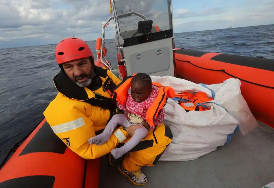 proactiva open arms migranti barcone