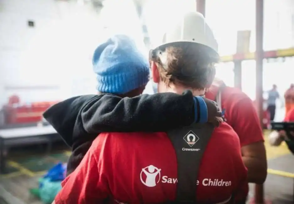 save the children e i migranti