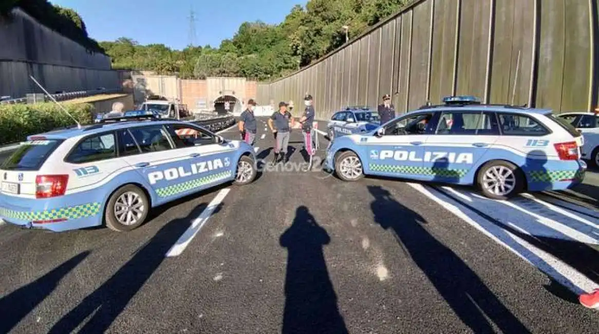 buca sull asfalto del ponte san giorgio