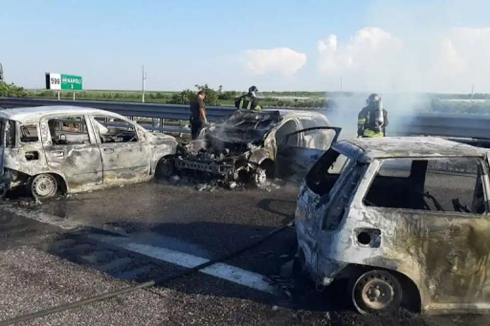 foggia - assalto a un furgone portavalori sull autostrada 6