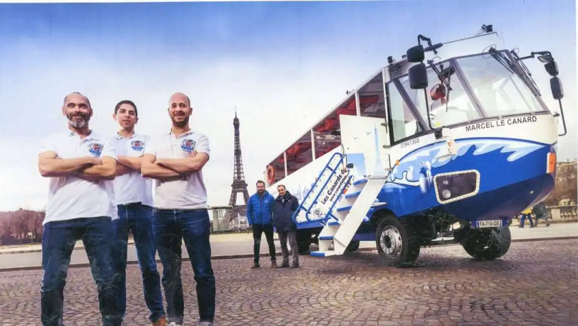 autobus anfibio parigi 