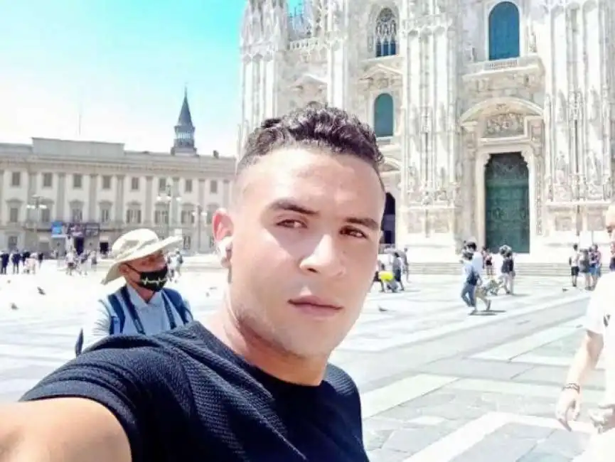 il selfie di masoud egiziano accusato di stupro