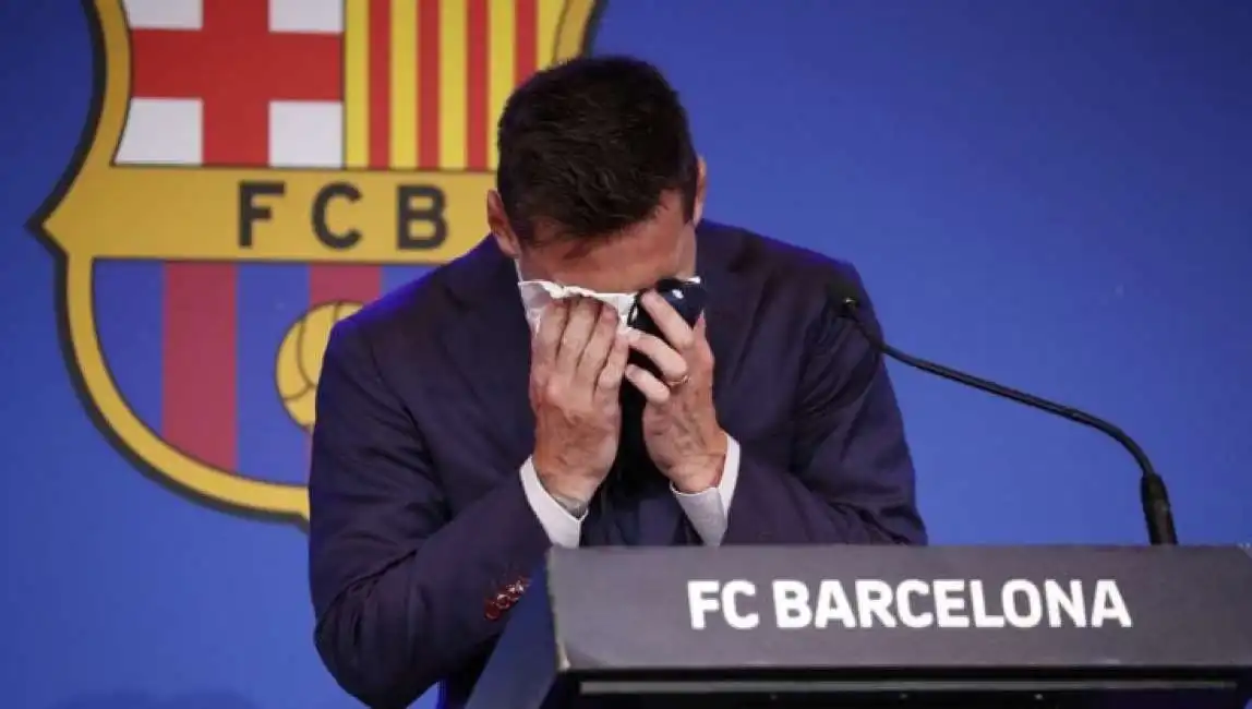 leo messi lascia il barcellona-5