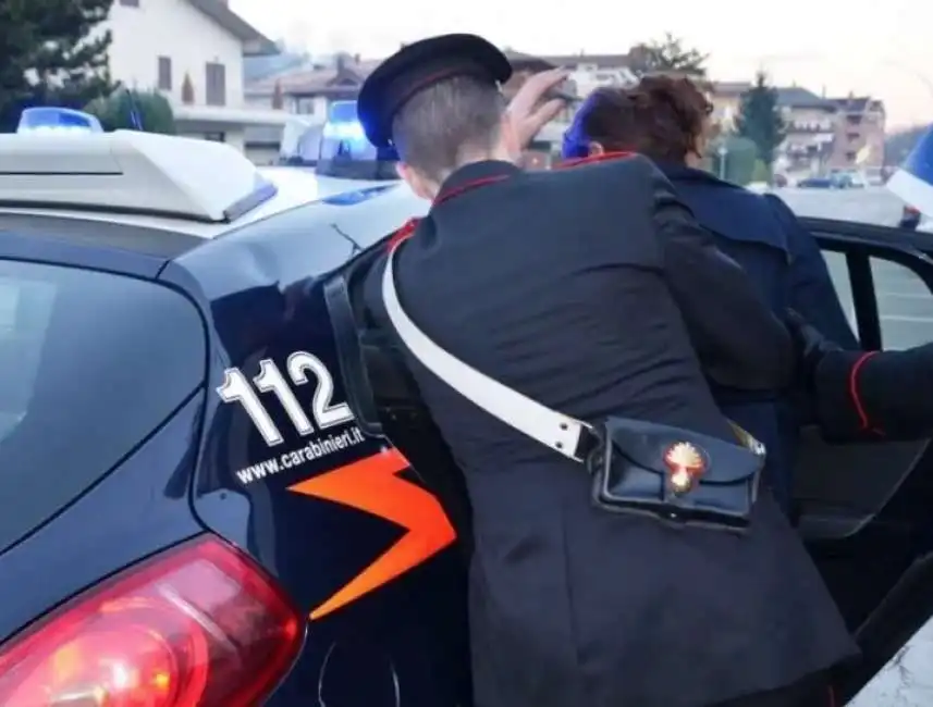 carabinieri arresto donna