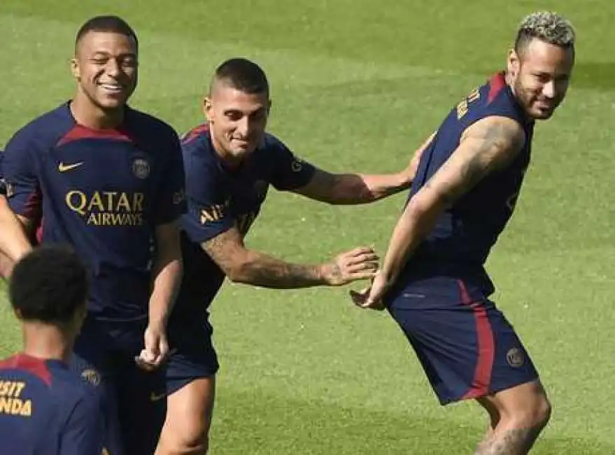 neymar kylian mbappe marco verratti 