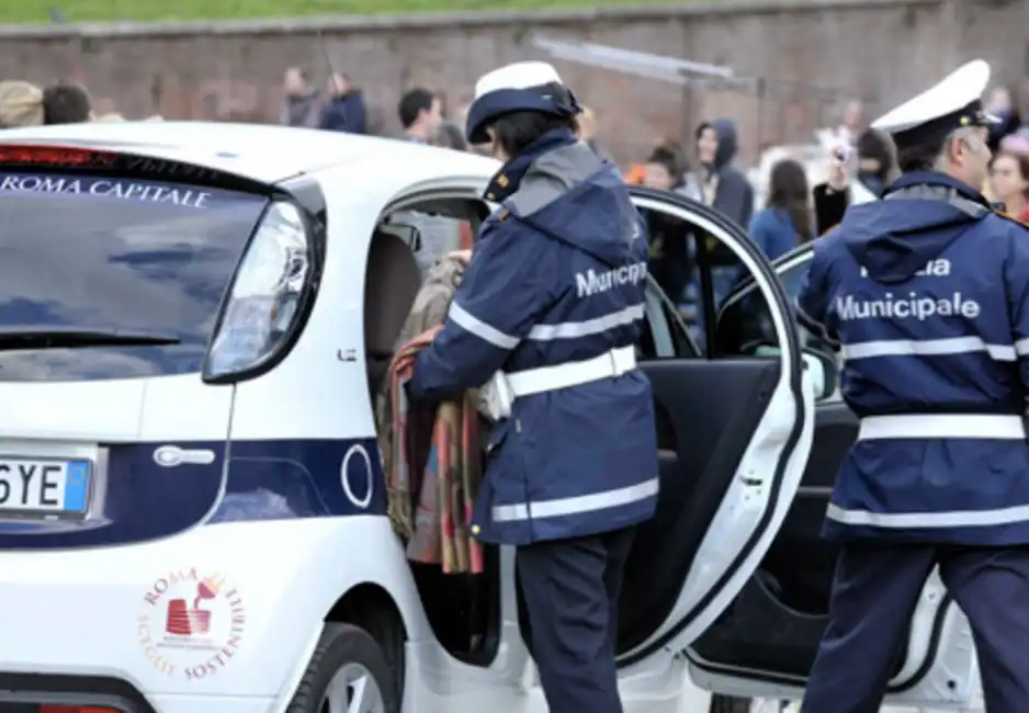 vigili roma polizia municipale 