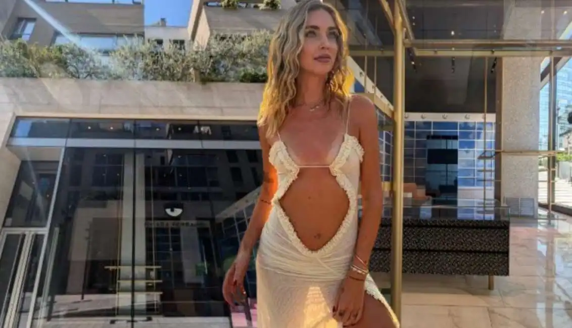 chiara ferragni negozio milano