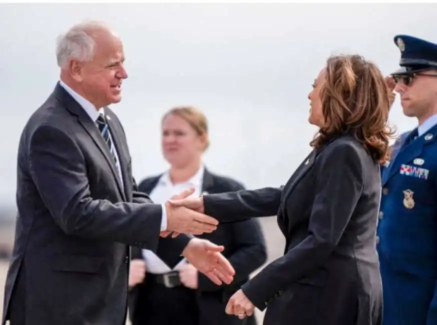 tim walz kamala harris