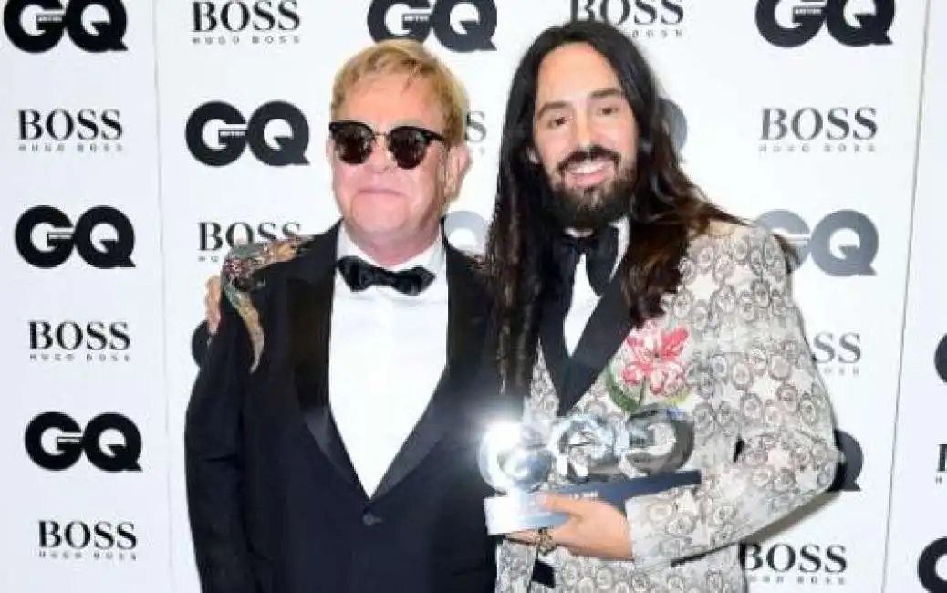 alessandro michele premiato da elton john