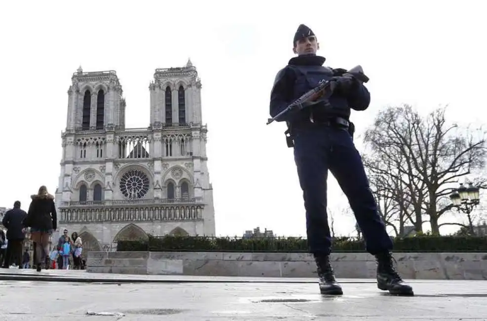 parigi francia terrorismo