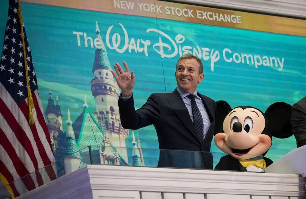 bob iger topolino disney