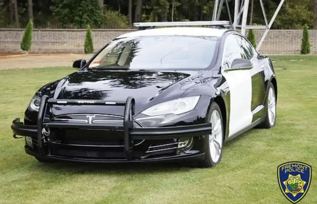 tesla polizia