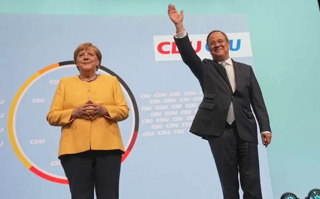 angela merkel col candidato cdu laschet