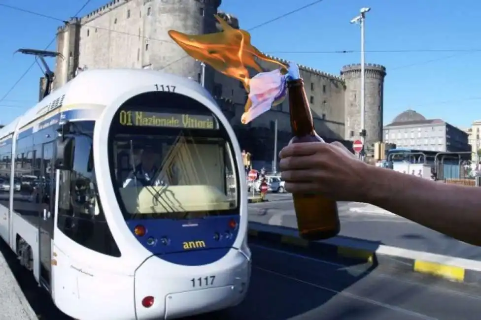 molotov napoli tram 