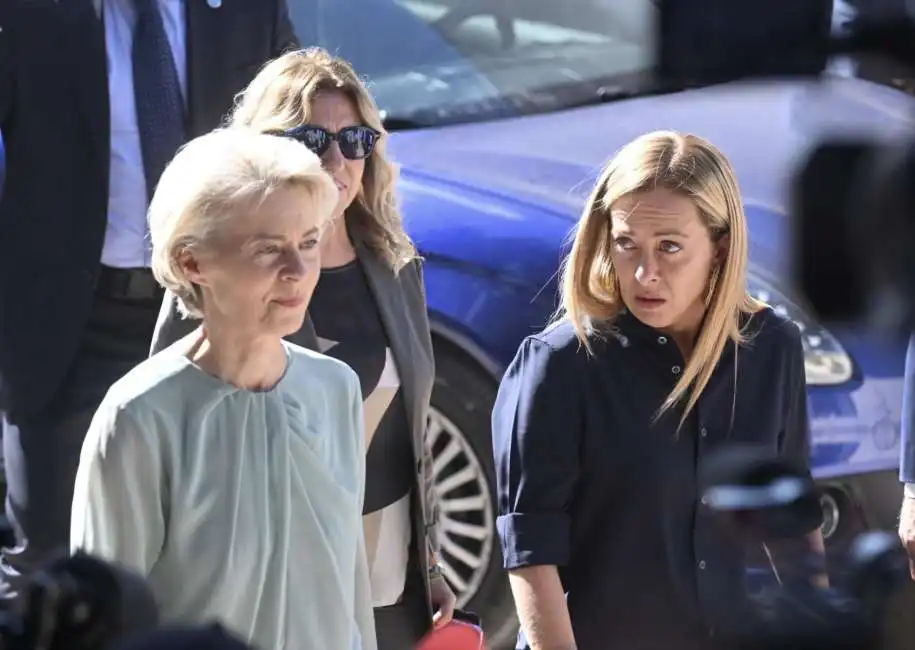 giorgia meloni e ursula von der leyen a lampedusa