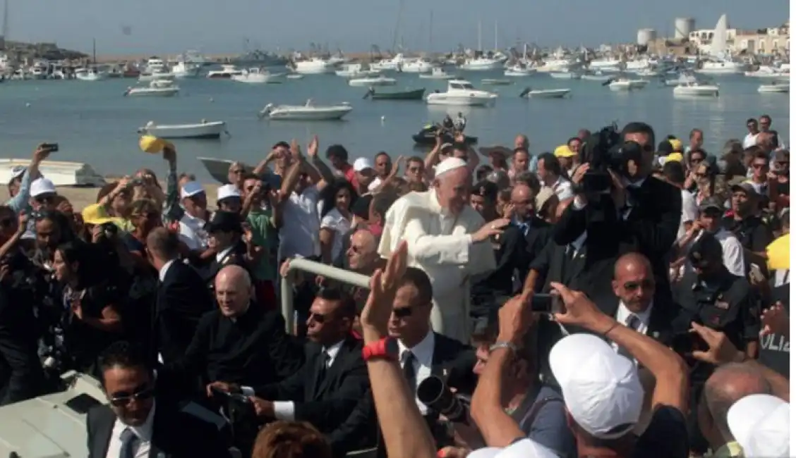 papa francesco a lampedusa