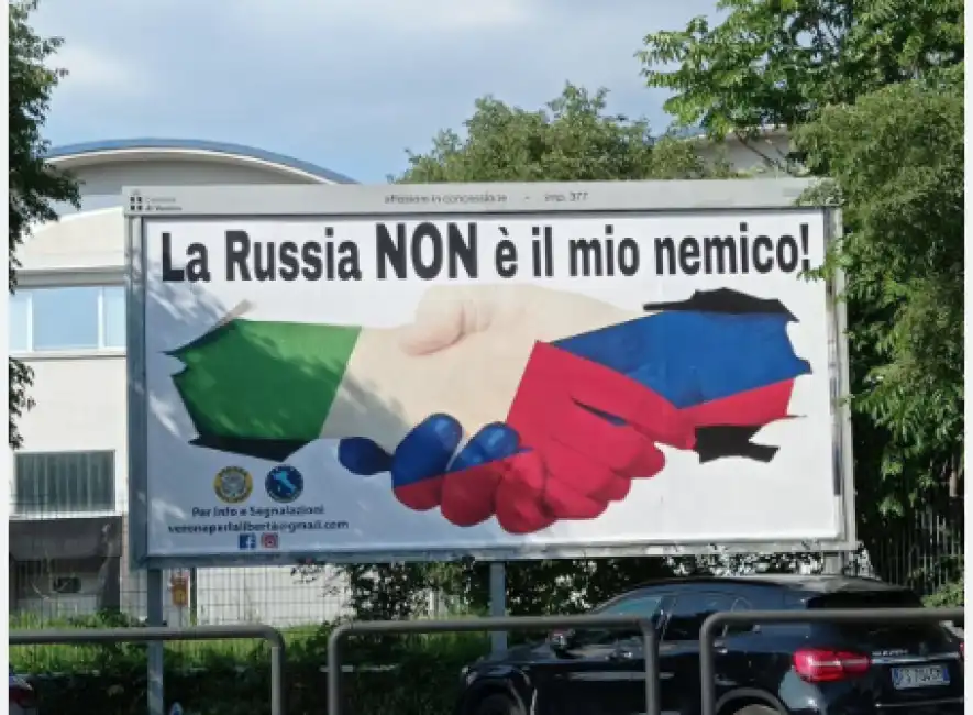 cartellone la russia non è mio nemico