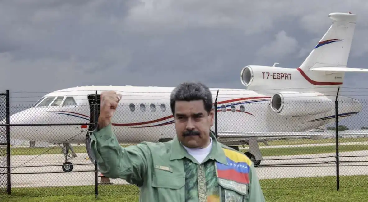 nicolas maduro aereo 