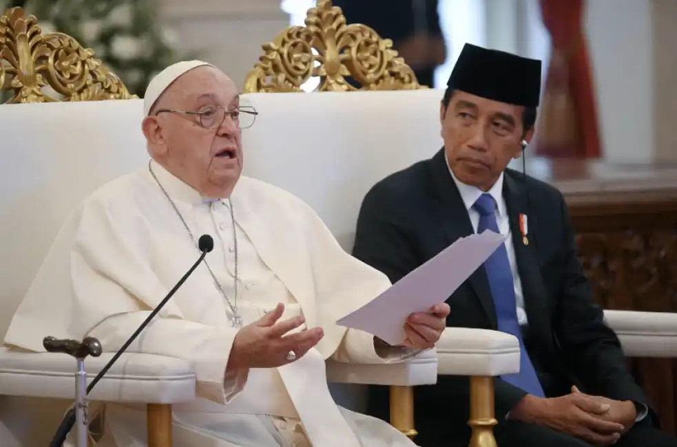 papa francesco in indonesia 