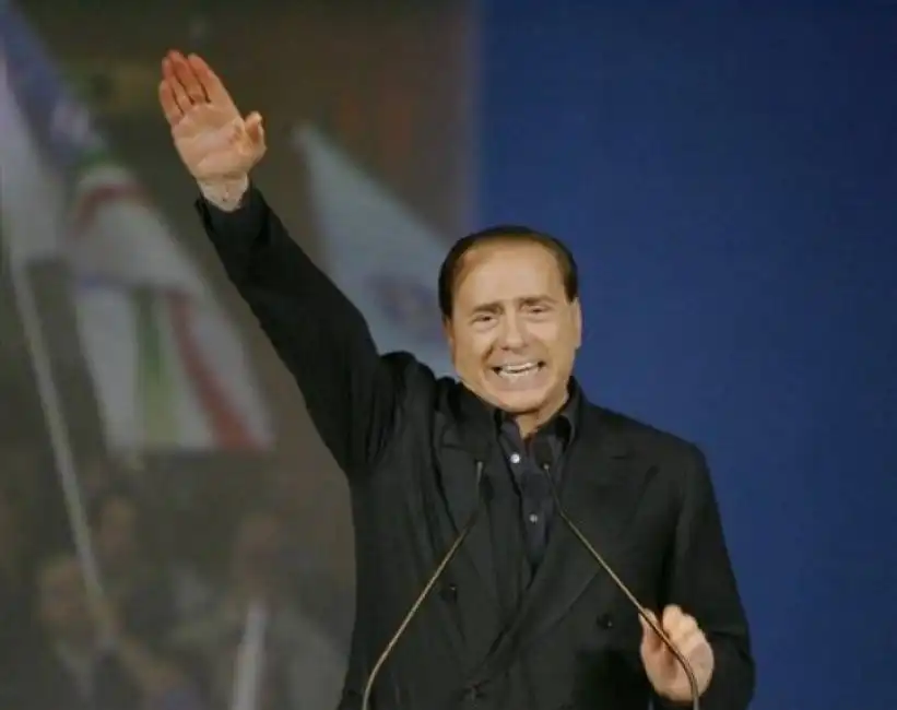 berlusconi saluto romano