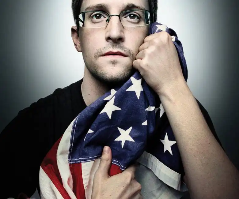 snowden bandiera americana