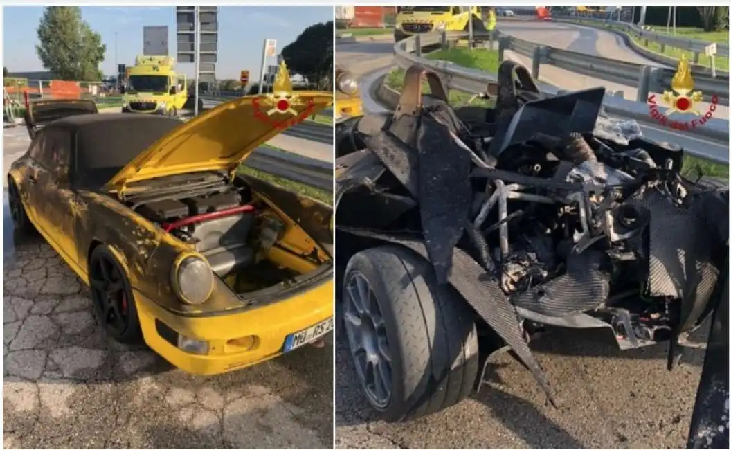 auto da corsa in fiamme