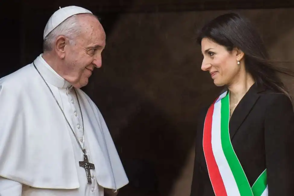 papa francesco e virginia raggi 