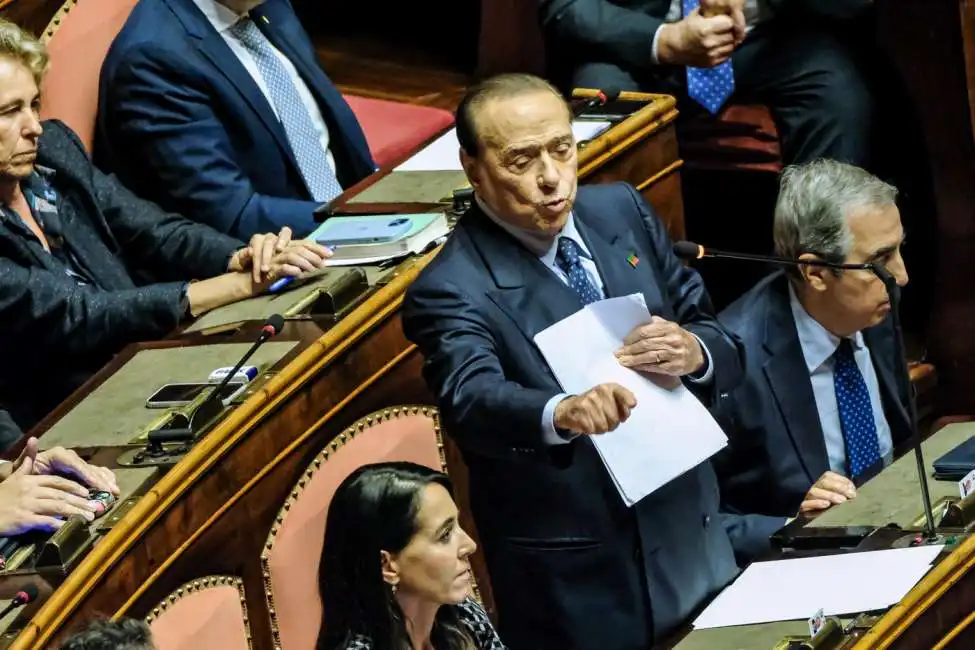 silvio berlusconi in senato. 