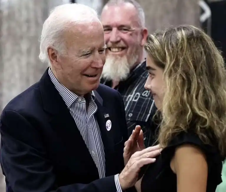 joe biden con la nipote