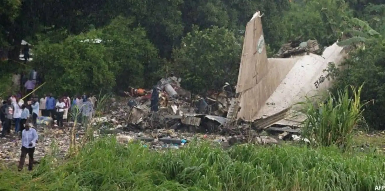 aereo si schianta a giuba in sud sudan -8