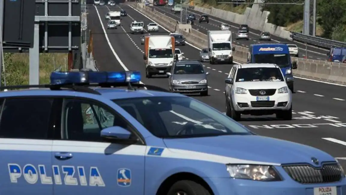 posto di blocco seat autostrada polstrada polizia