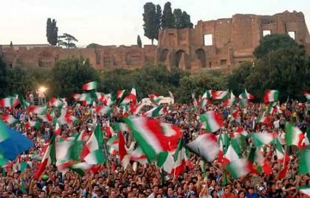 italia tifo circo massimo