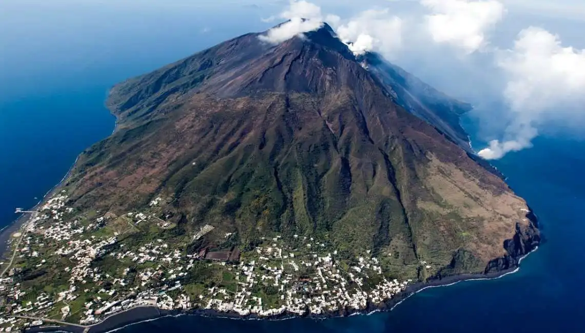 vulcani delle eolie 3