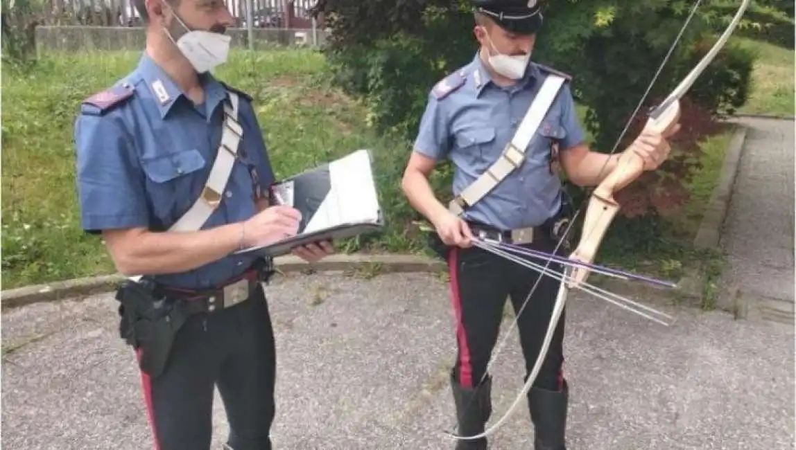 carabinieri con arco