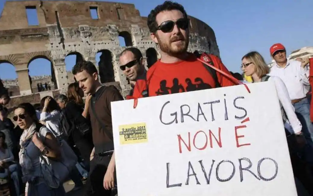 stagisti lavoro gratis 