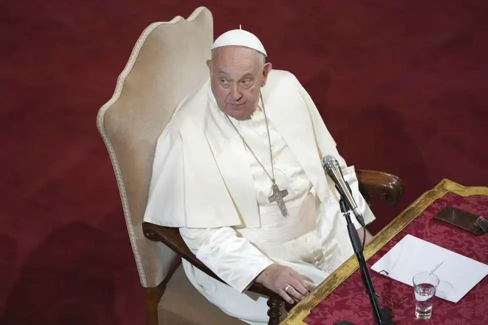 papa francesco all universita gregoriana