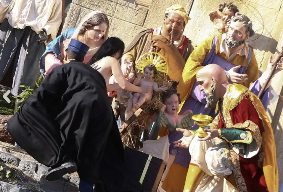 femen a piazza san pietro