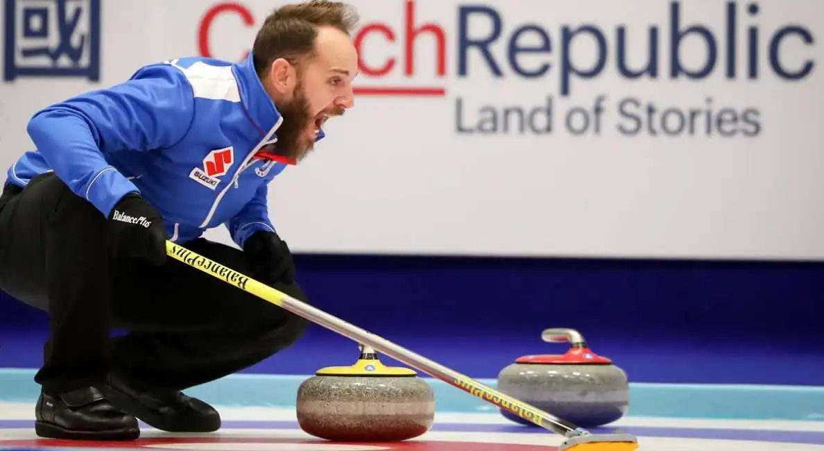 joel-retornaz curling