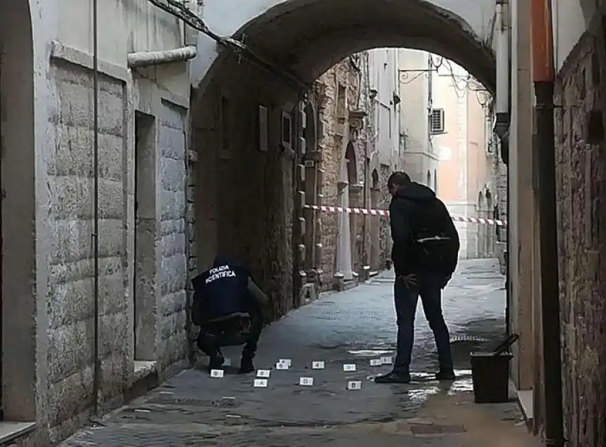 sparatoria tra criminali a bitonto