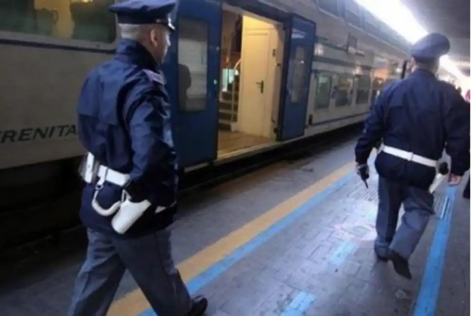 treno pestaggio