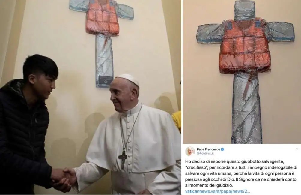 papa francesco con i migranti arrivati da lesbo bergoglio crocifisso salvagente