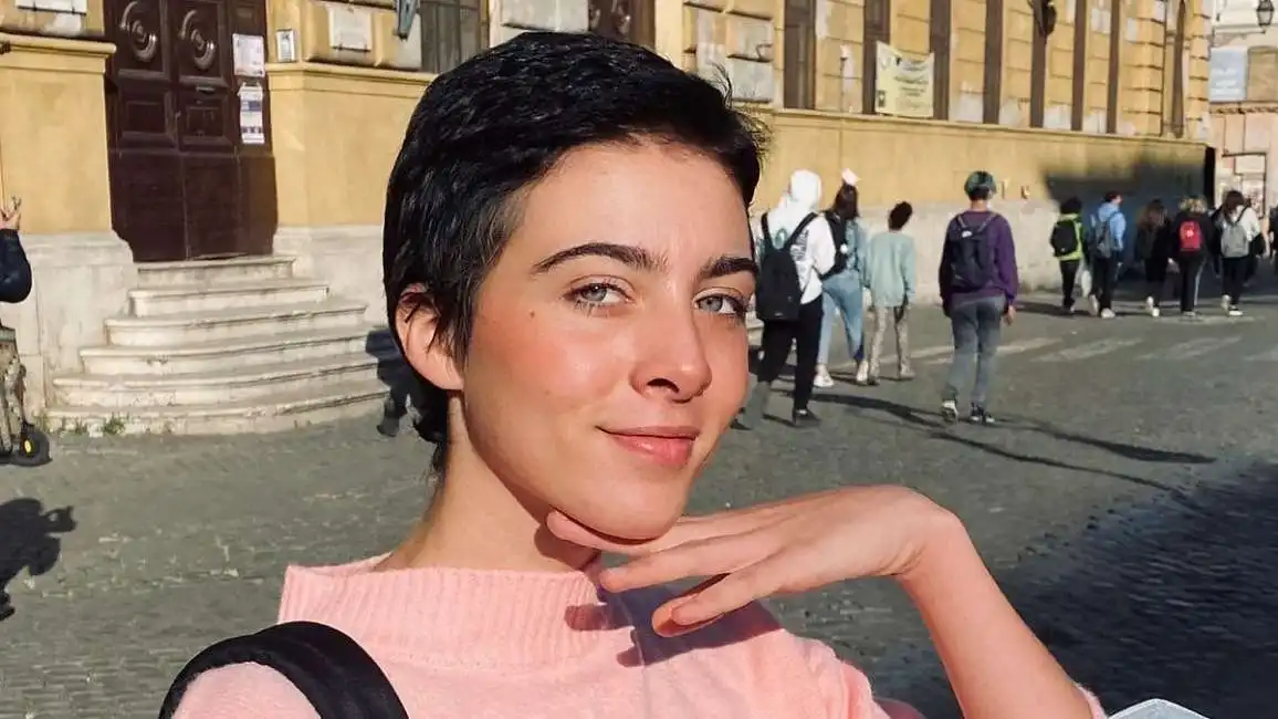 andrea, ragazzo trans al liceo cavour di roma