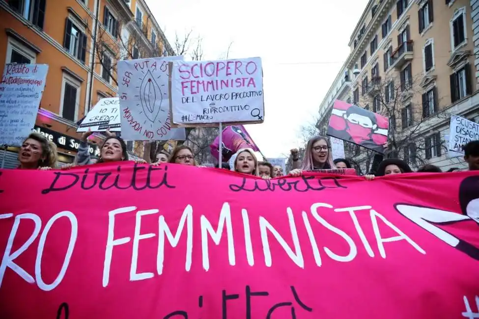 manifestazioni contro la violenza sulle donne 2