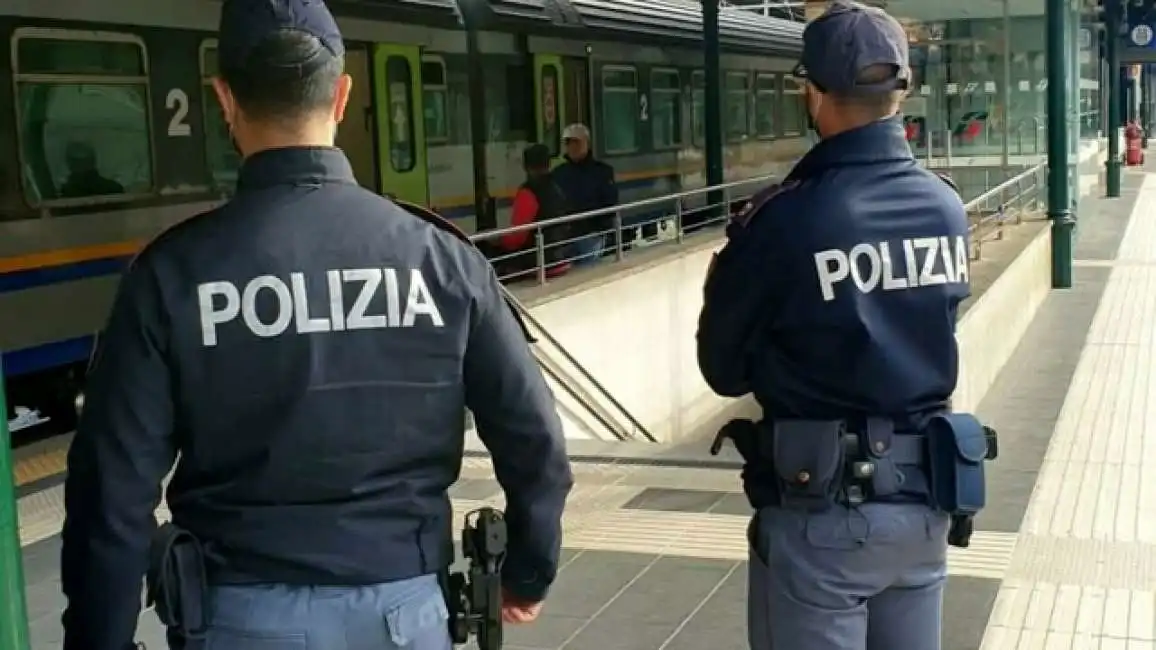 polizia treno