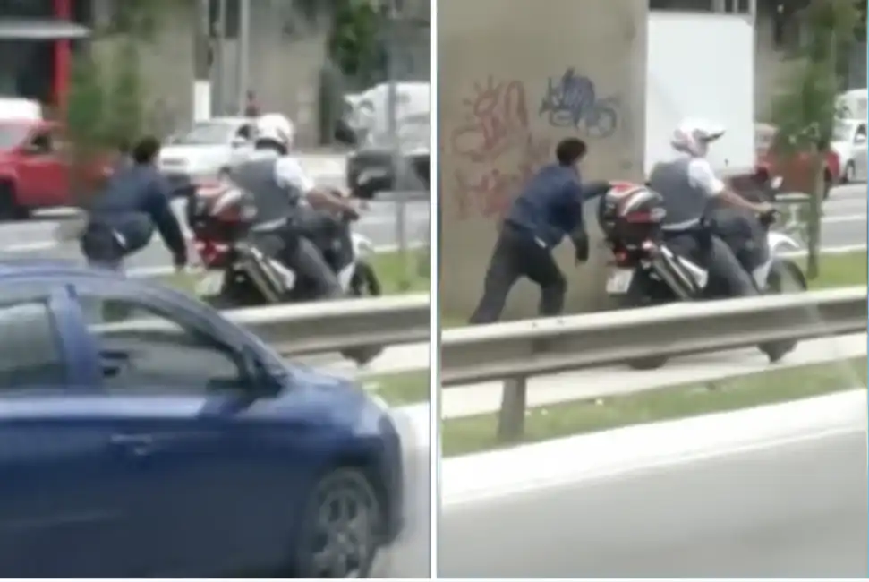 poliziotto ammanetta spacciatore alla moto 