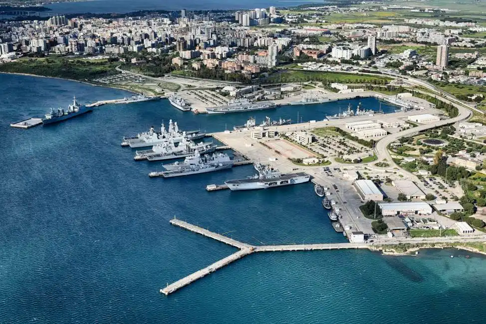 base marina militare taranto 