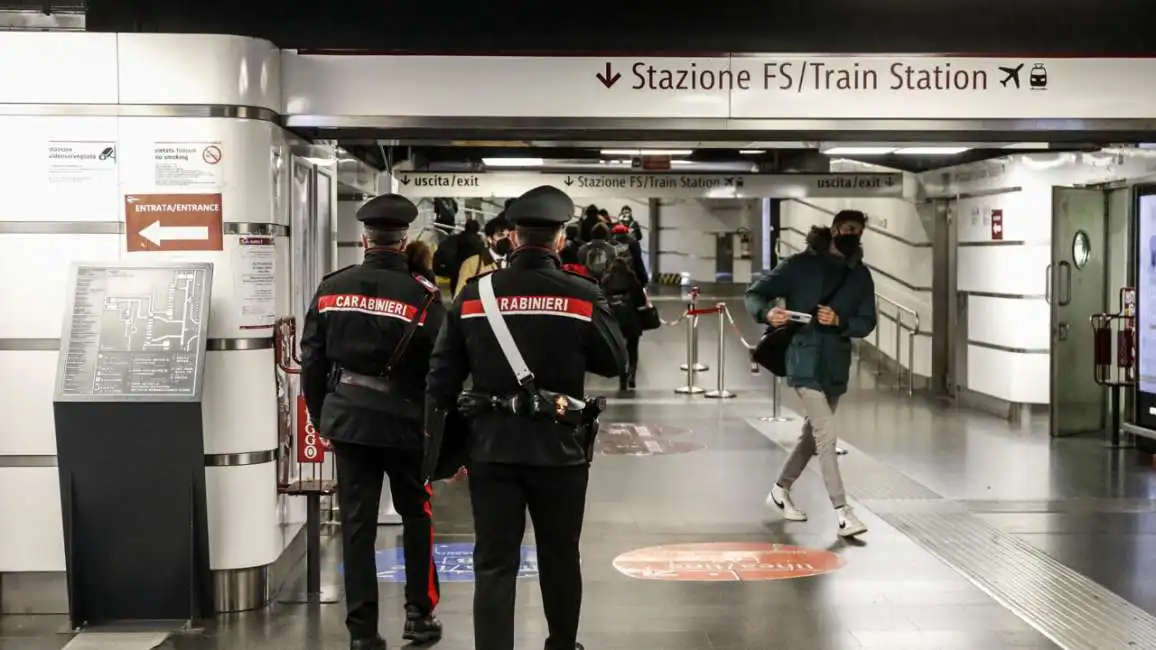 carabinieri stazione termini