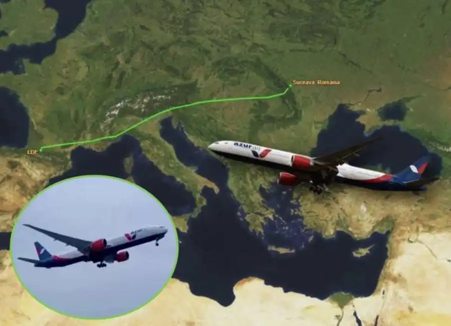 il decollo dell aereo boeing 777-300 di ur azr da kiev ucraina volo aereo 